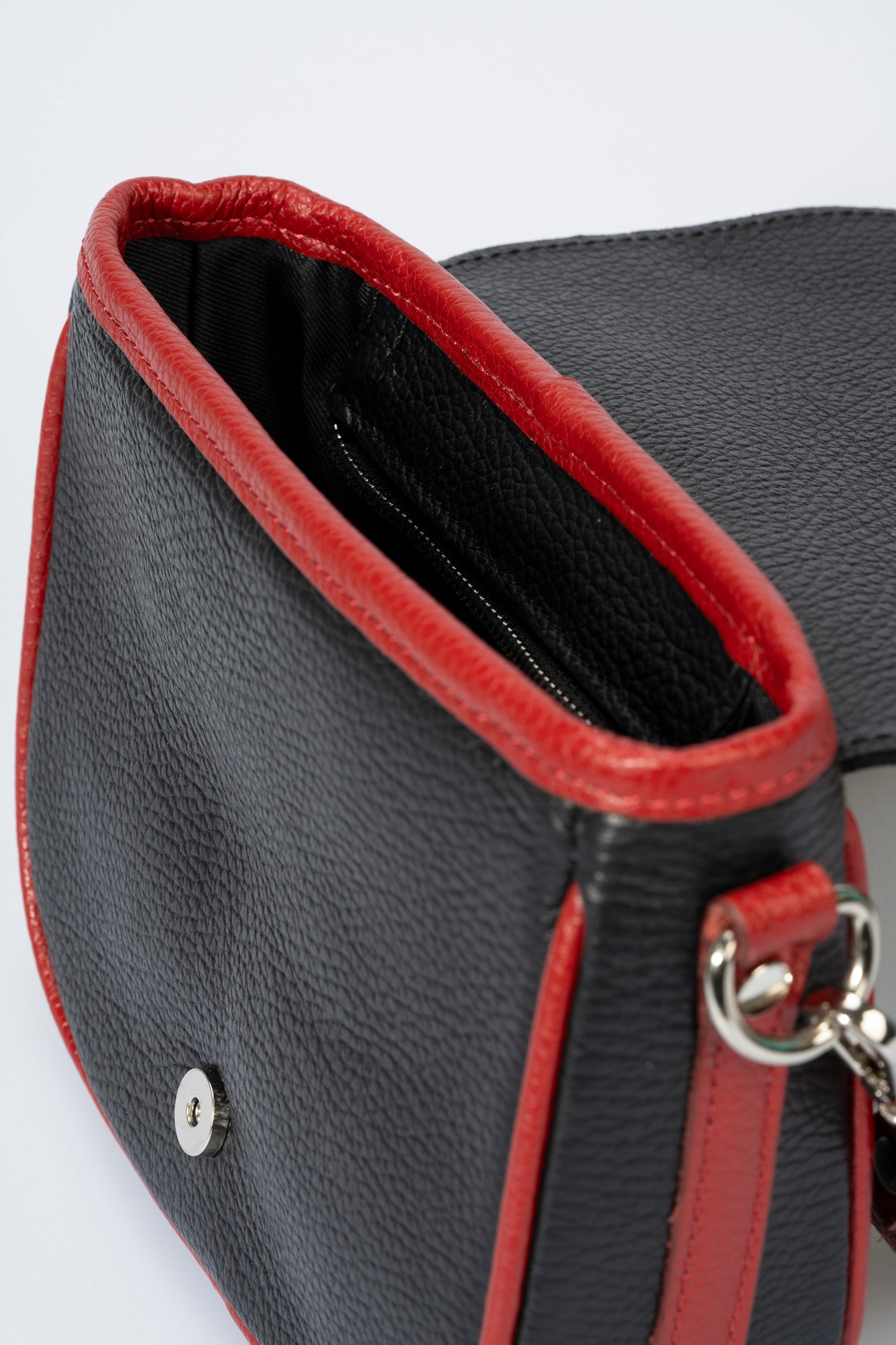 1106-BLACK+RED