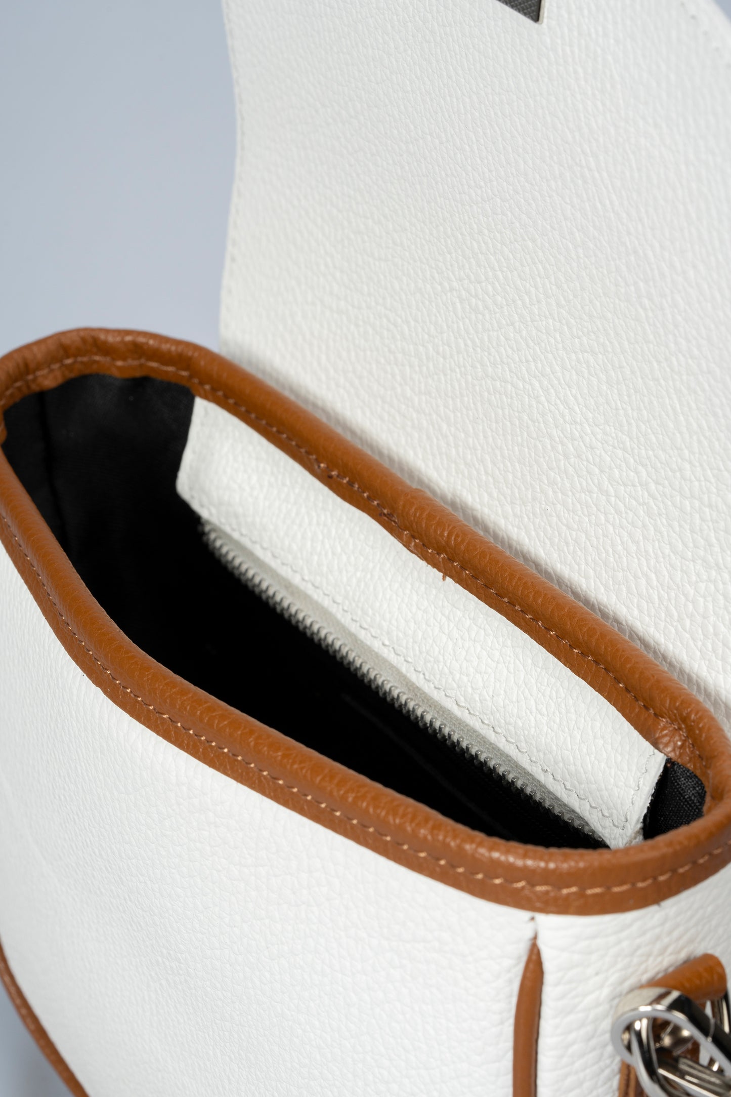 1106-WHITE+COGNAC