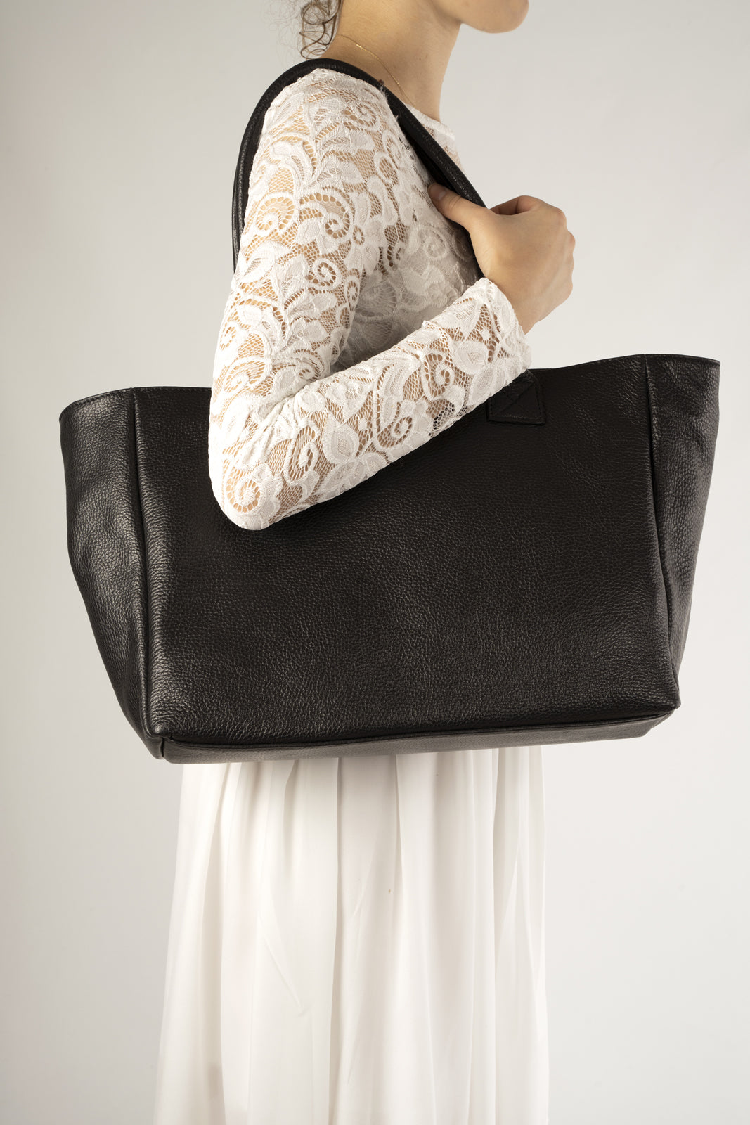 ESTELLE Leather Shoulder Bag - Black