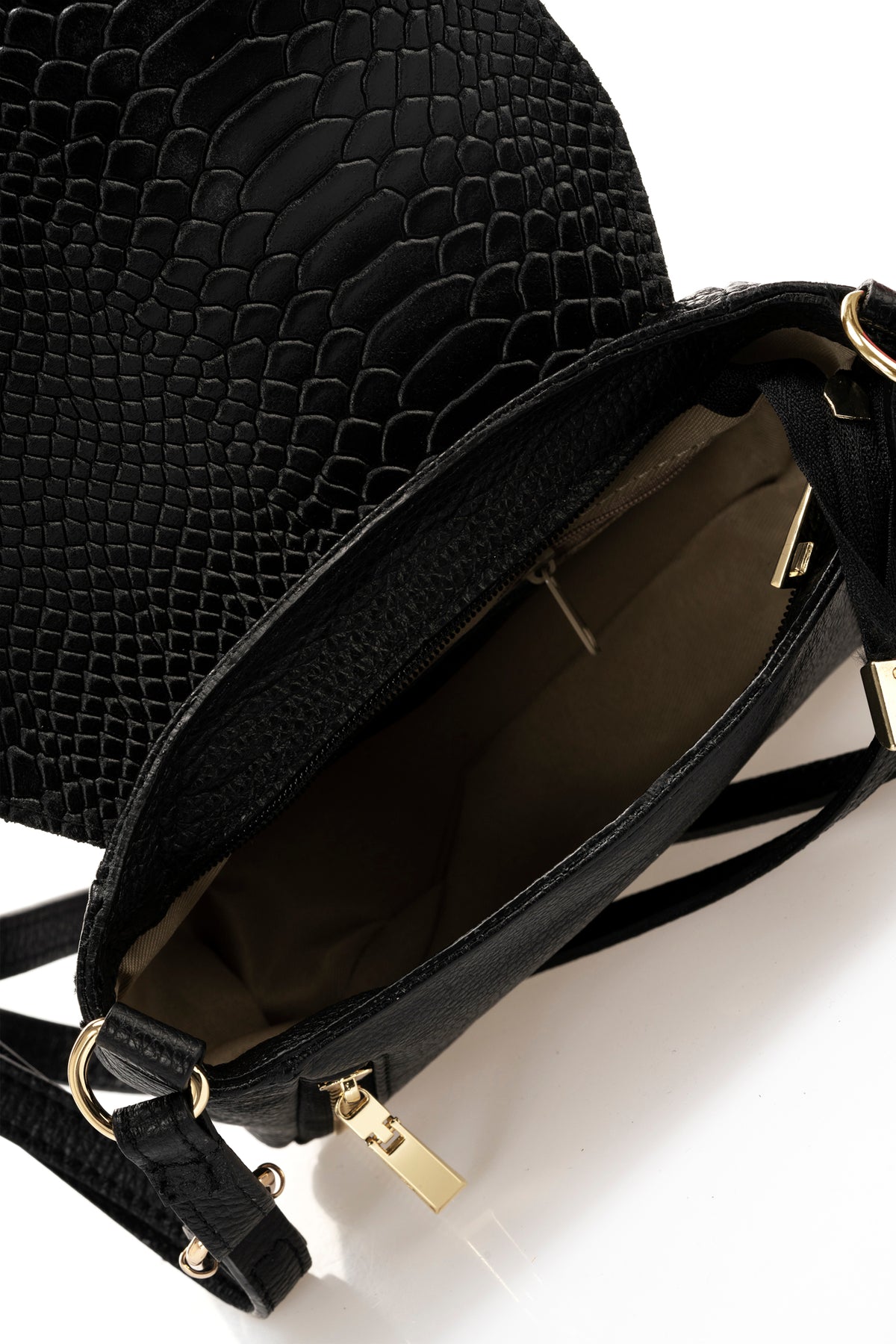 Leather Crossbody Bag 7069 - Black