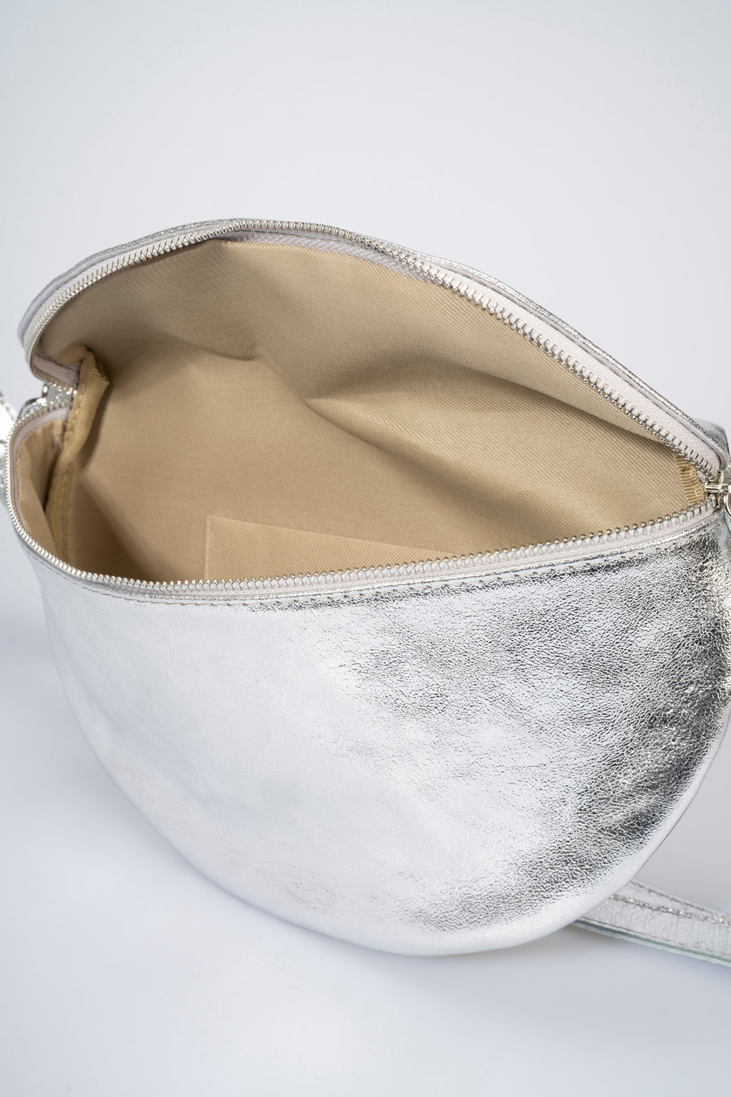DUNIA Leather Pouch - Silver