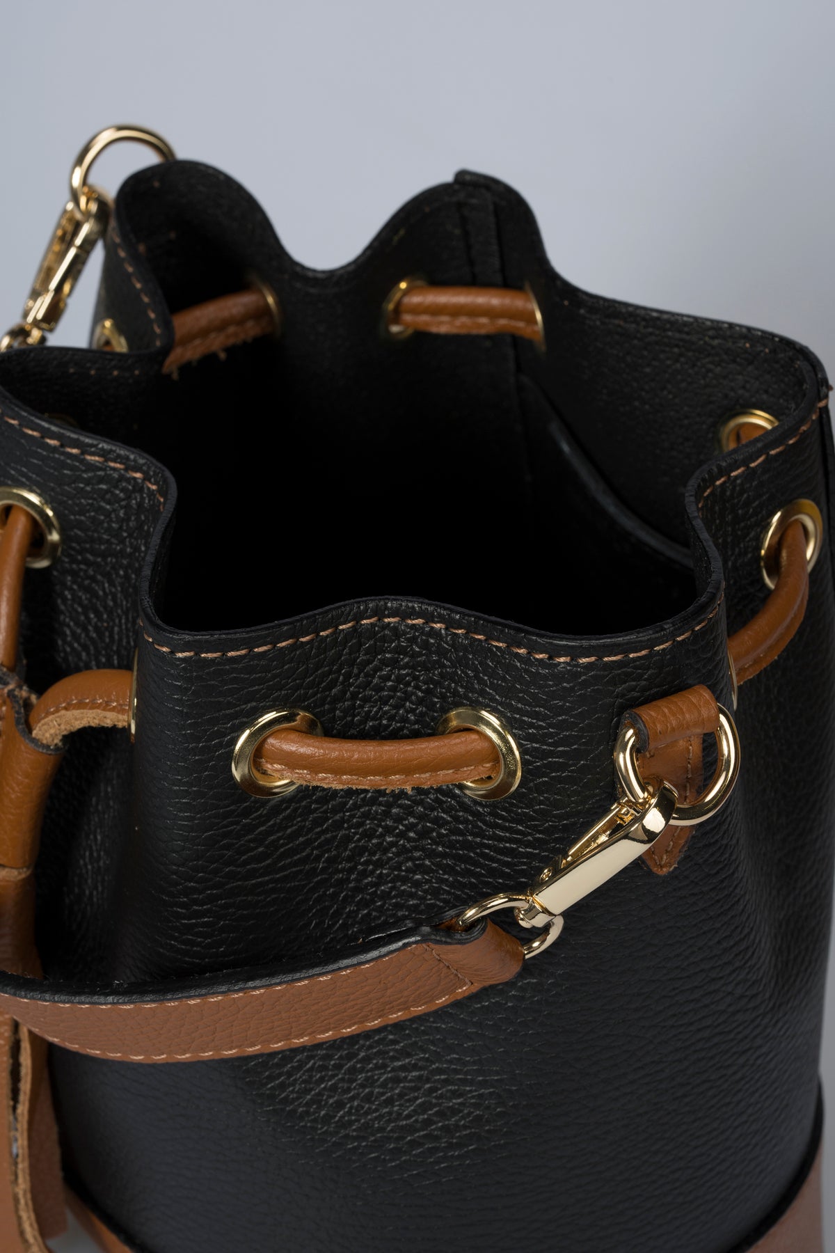 HAZEL Leather Bucket Bag - Black+Cognac