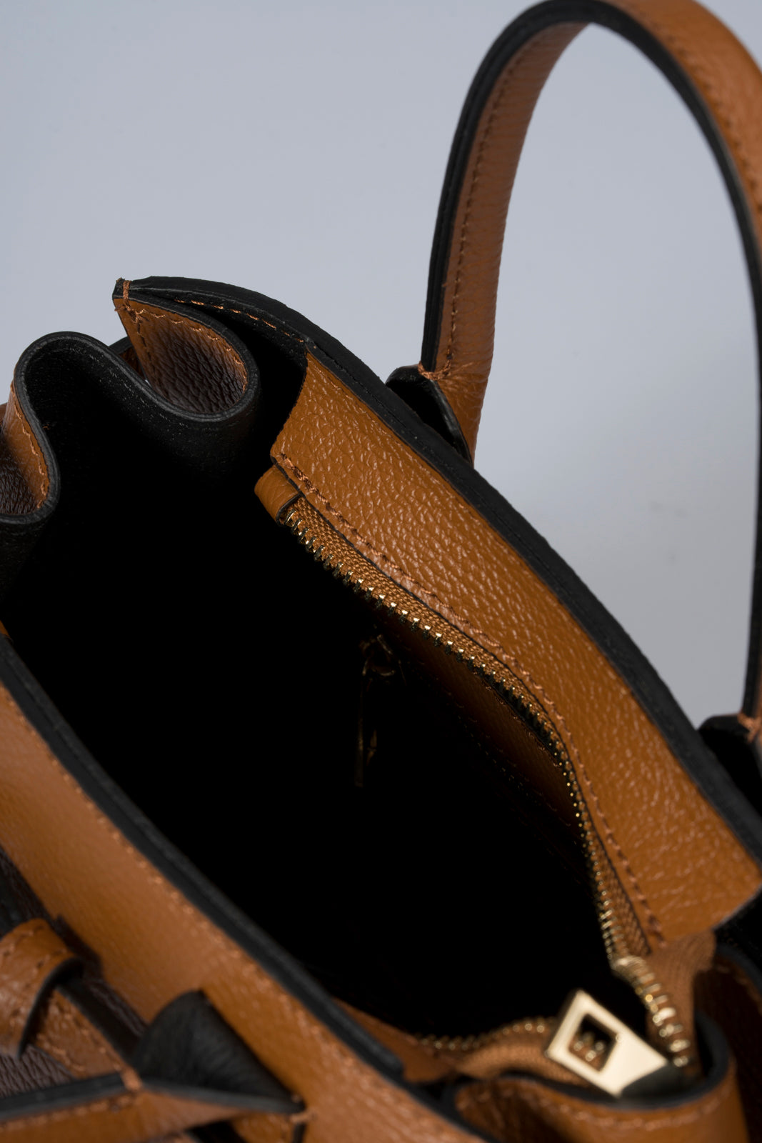 LIESEL Leather Top Handle Bag - Cognac