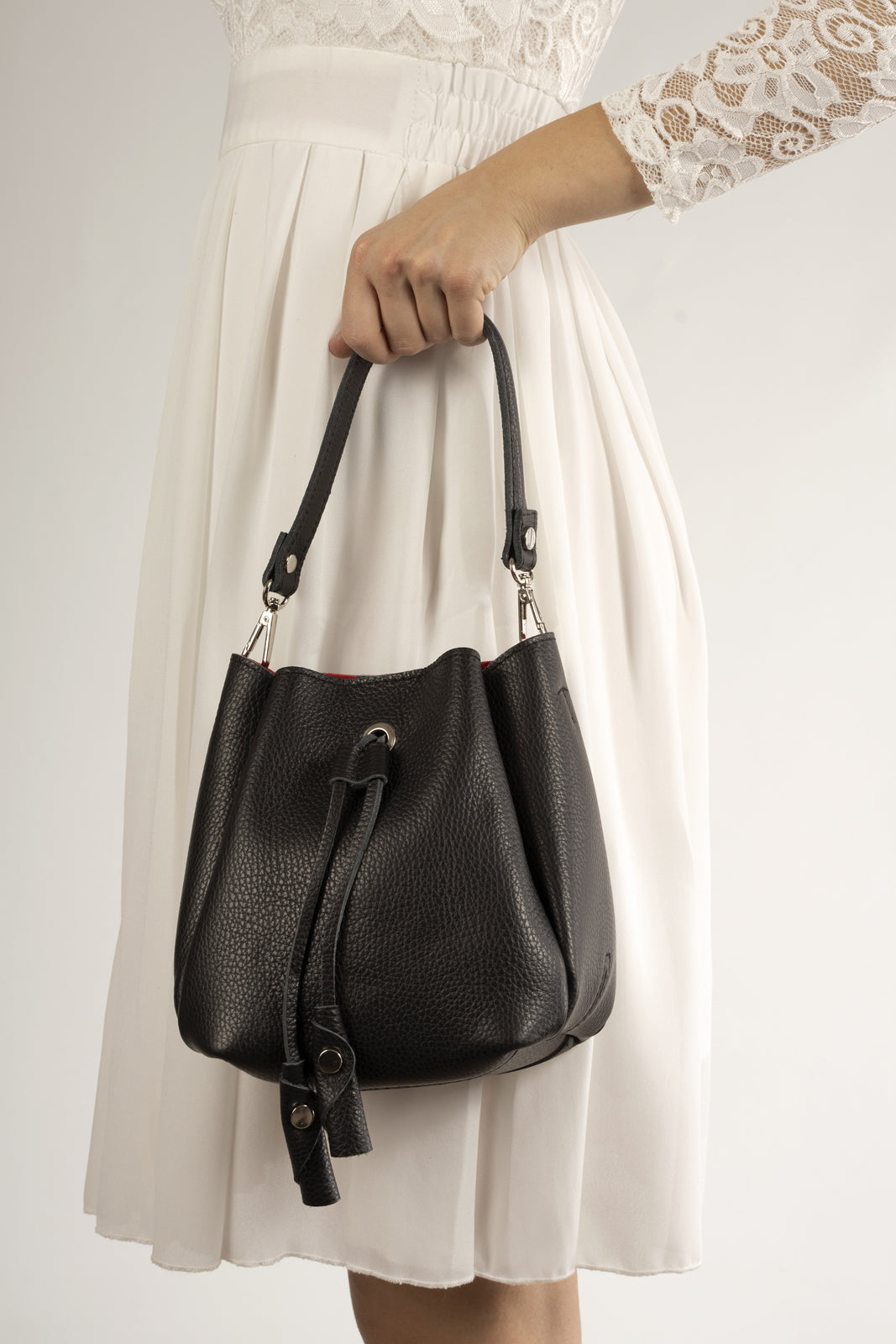 ELIZABETH Leather Bucket Bag - Black