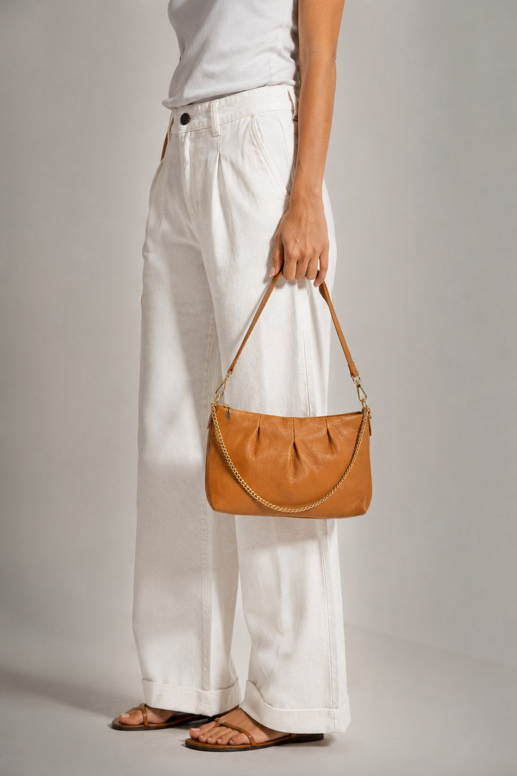 CLIO Leather Crossbody Bag - Cuoio