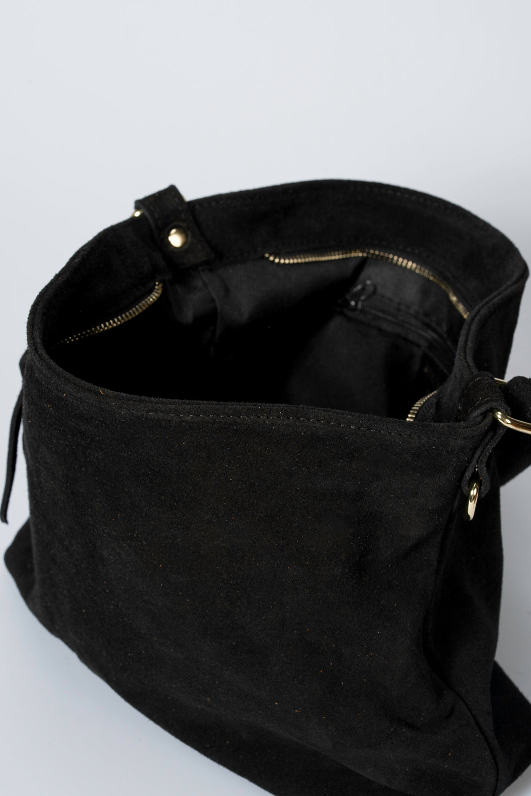 LEONIE Leather Shoulder Bag - Black