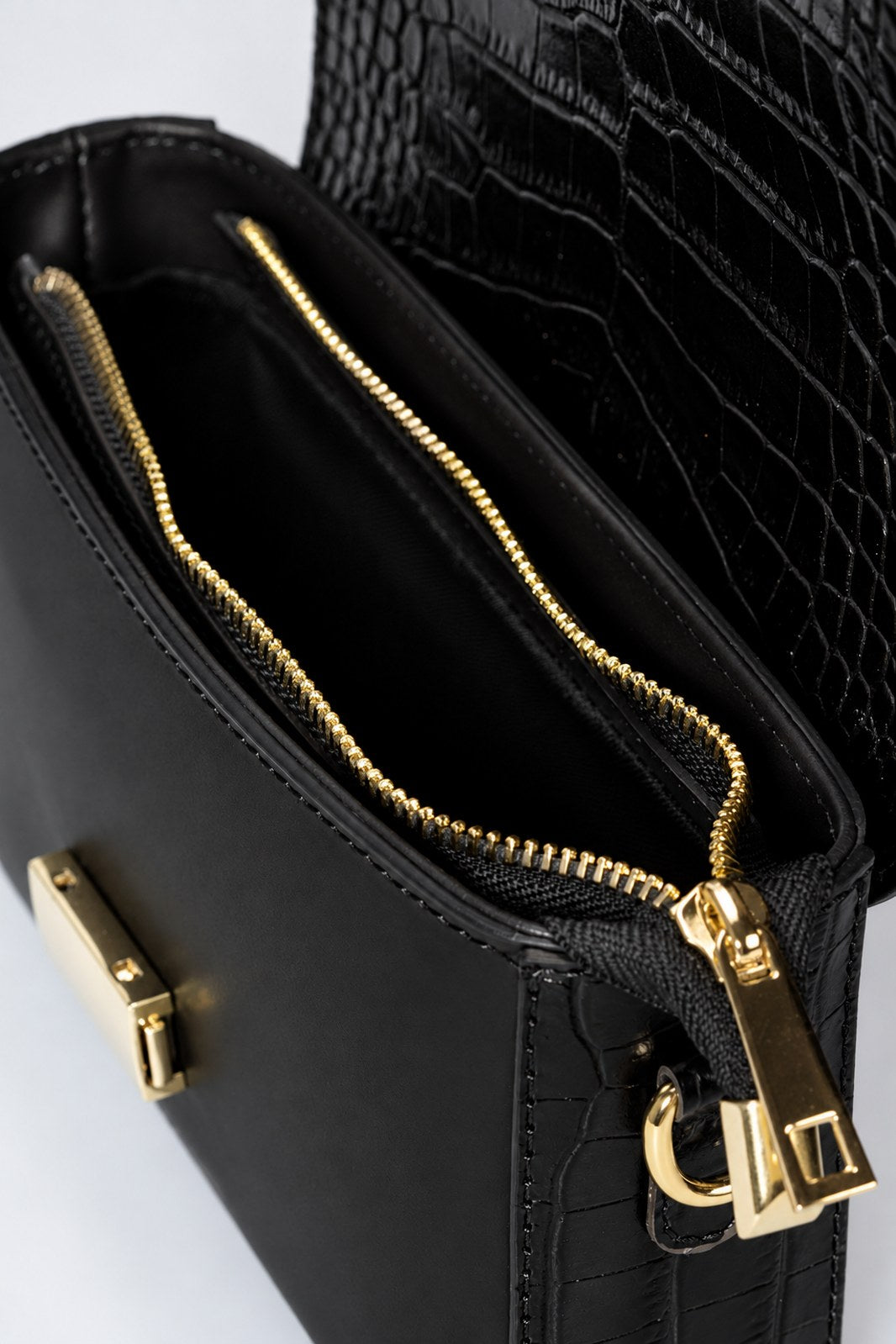 JUNO Leather Crossbody Bag - Nero