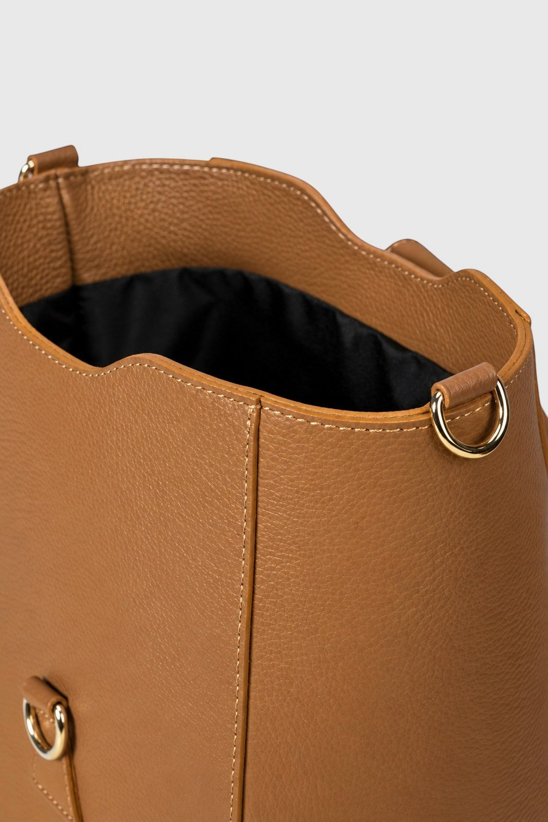 REINA Leather Crossbody Bag - Cognac