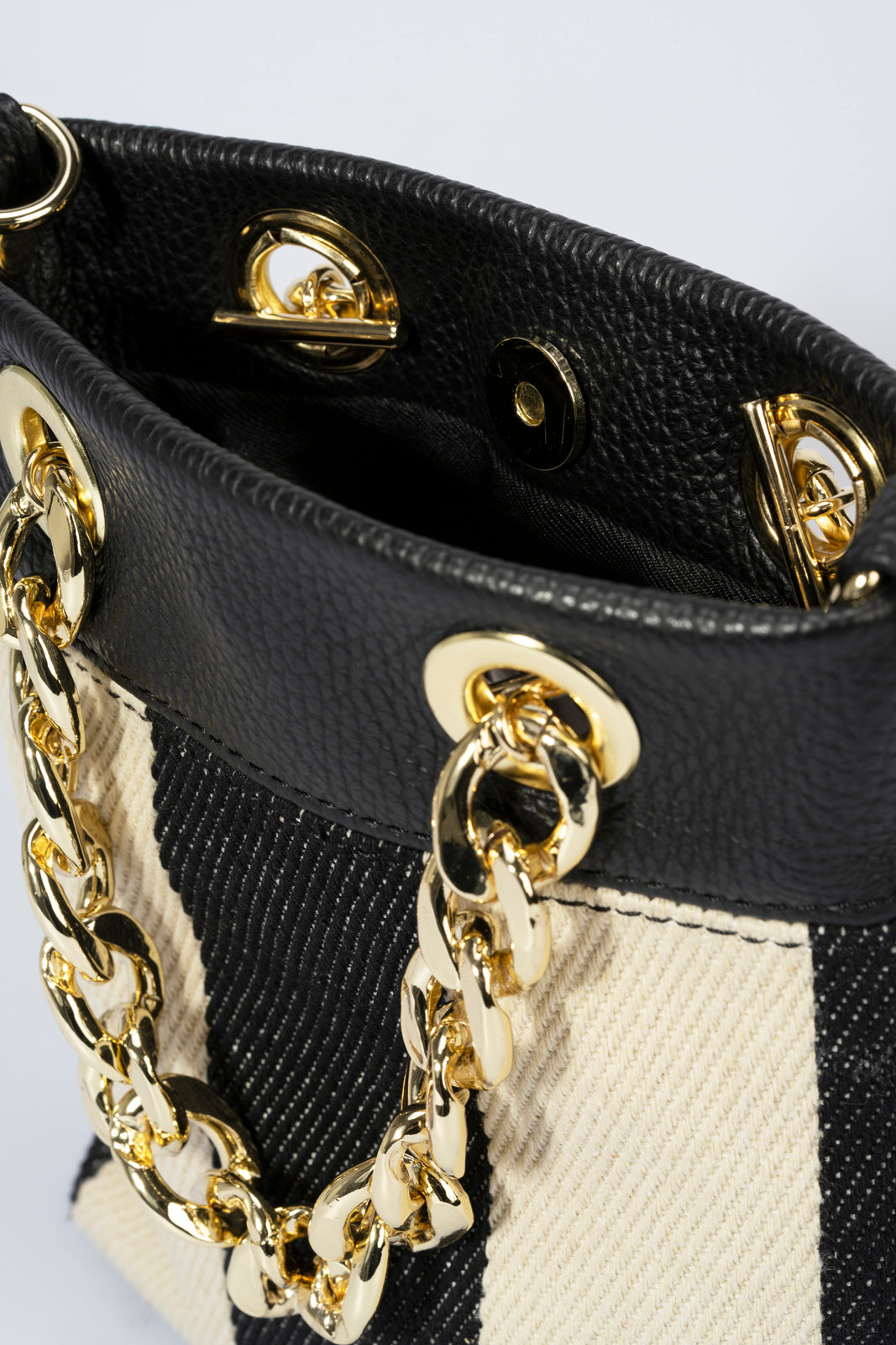 Leather Top Handle Bag 5042 - Black