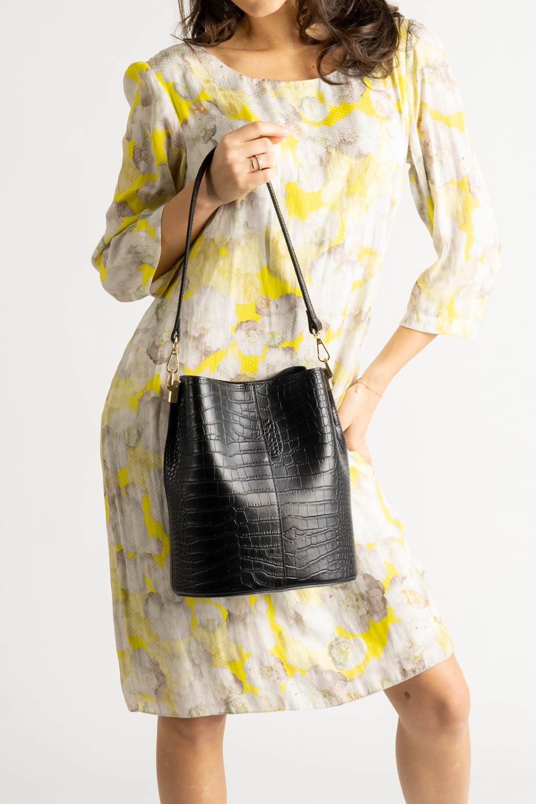 CAPRICE Leather Shoulder Bag - Black
