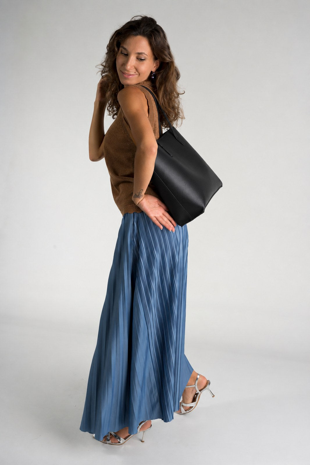 VALERIA Leather Top Handle Bag - Black