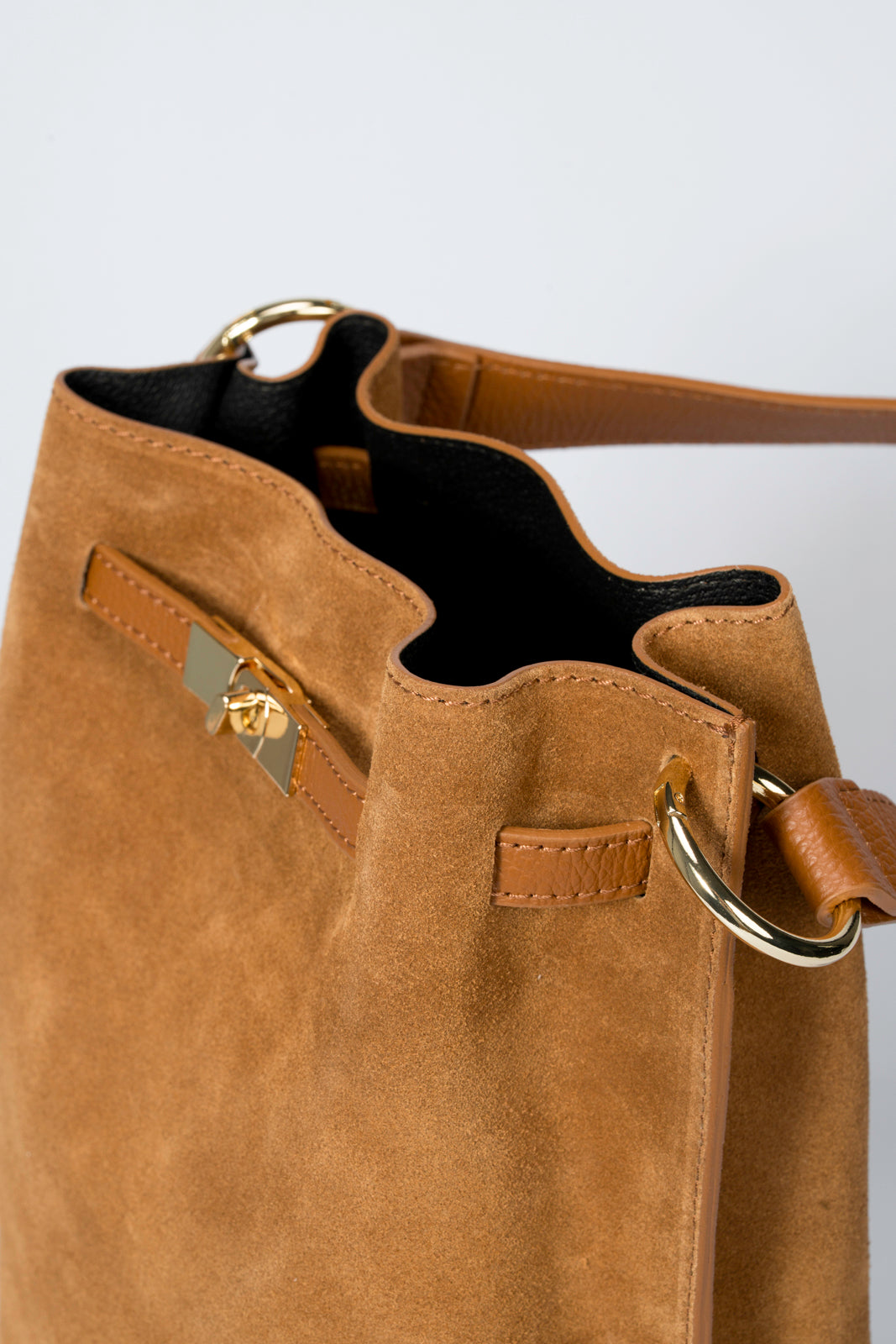 TERRY Leather Shoulder Bag - Cognac